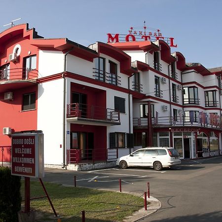 Taxi Bar Motel Bosanska Gradiska Exteriér fotografie